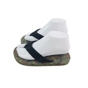 Volcom Brand Camo Flip-Flops, For Boys Size 5, Black Color.